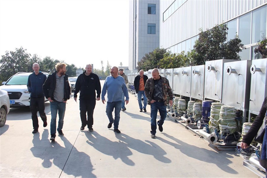 foreign customers visit enclosed water cooling system