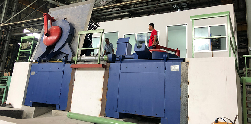 0.5T/500kw melting furnace with HL-750 cooling station in Russia